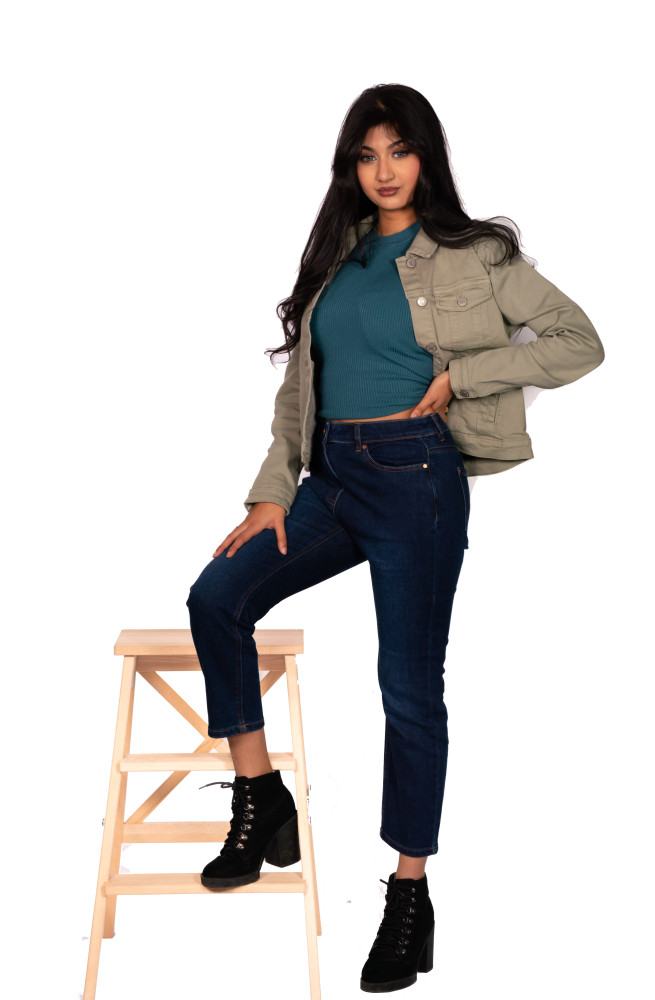 Women Super Soft Crop Indigo Jeans Pant